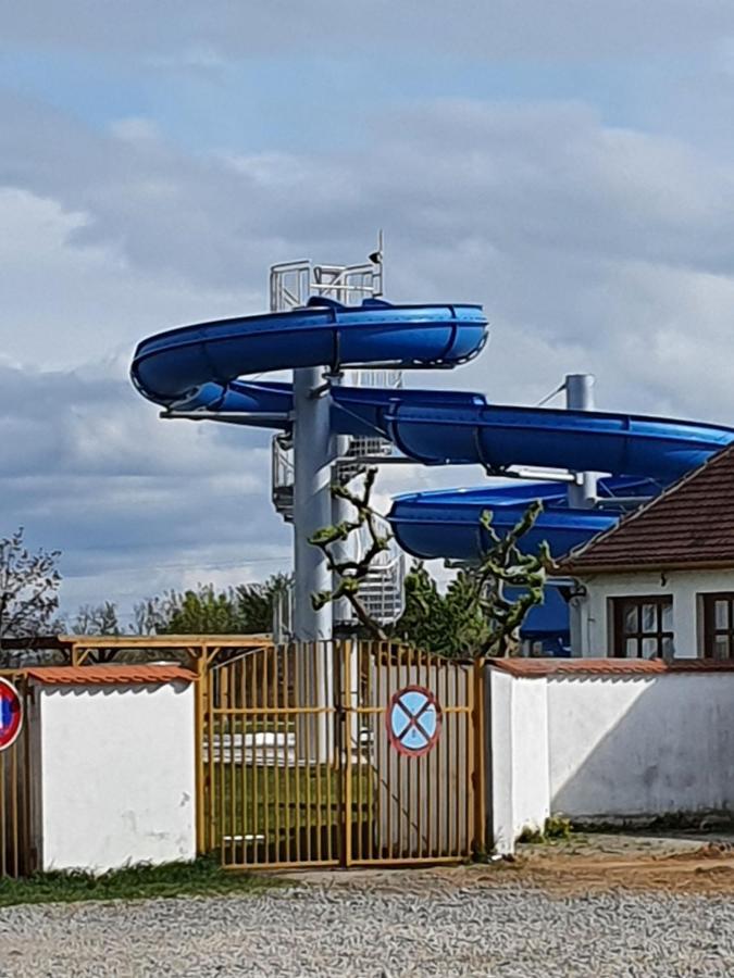 Apartman Maja Mikulov Exterior foto